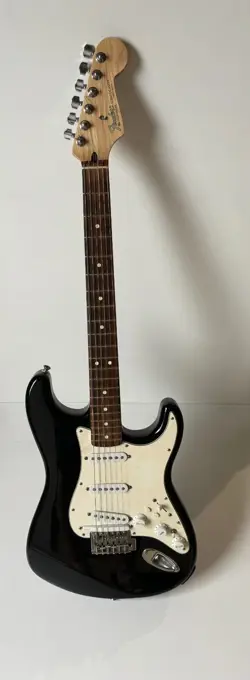 2004 FENDER STRATOCASTER