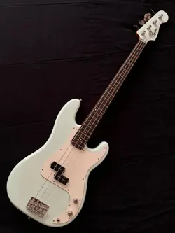 SQUIER BY FENDER CLASSIC VIBE '60S PRECISION BASS IN SONIC BLUE