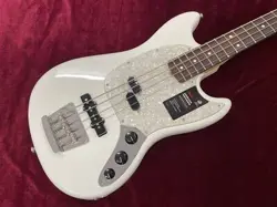 FENDER AM PERF MUST BAS