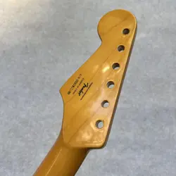 GUITAR NECK SQUIER STRATOCASTER 21 FRETS ONE PIECE MAPLE WOOD USED 1#