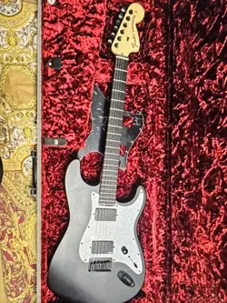 ELECTRIC GUITAR FENDER JIM ROOT STRATOCASTER (USA)