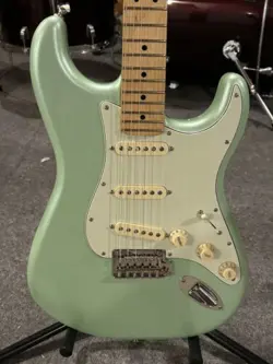 MINT 2024 FENDER LIMITED ED PLAYER STRATOCASTER SEA FOAM SURF PEARL NO RESERVE