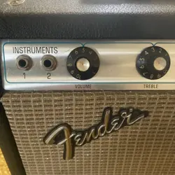 FENDER CHAMP SILVERFACE 1975
