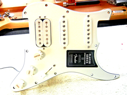 FENDER PLAYER STRATOCASTER HSS LOADED PARCHMENT PICKGUARD ALNICO V    HUMBUCKER