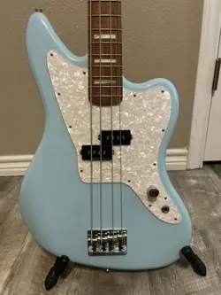 MARK HOPPUS BASS
