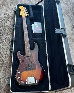 FENDER PRECISION BASS LEFTY SAFE PACKING!