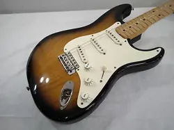 FENDER STRATOCASTER USED MAPLE NECK MAPLE FINGERBOARD SUNBURST W/HARD CASE