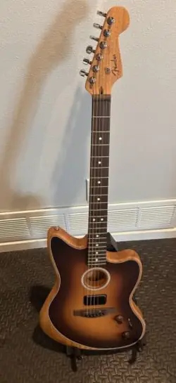 SUNBURST. FENDER HARD