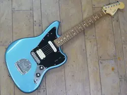 FENDER PLAYER JAGUAR (2020S)