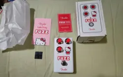 FENDER X HELLO KITTY WHITE FUZZ PEDAL