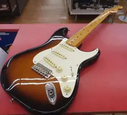 FENDER USA AMERICANVINTAGE STRATOCASTER ELECTRIC GUITAR