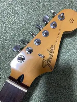 FENDER STRATOCASTER STS