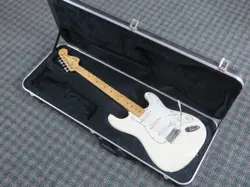 STRATOCASTER OLYMPIC WHITE!