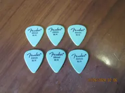 .88MM GUITAR PICKS