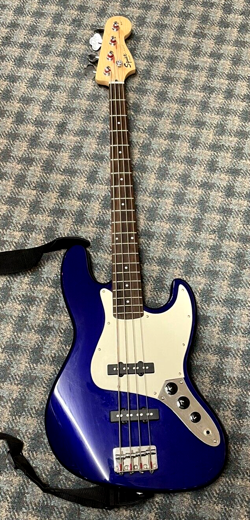 SQUIER BASS SQUIER