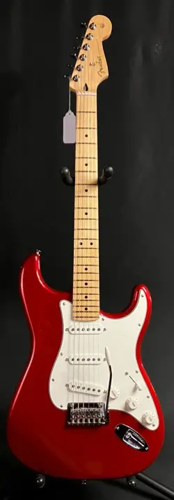 FENDER PLAYER STRATOCASTER ELECTRIC GUITAR CANDY APPLE RED FINISH