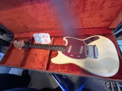 1964 FENDER MUSTANG GUITAR