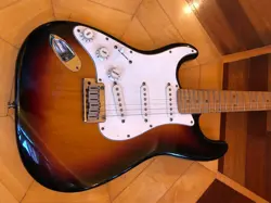 STRATOCASTER SUNBURST LEFT