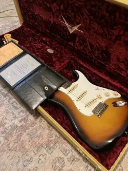 FENDER STRATOCASTER CUSTOM SHOP ‘64 JOURNEYMAN