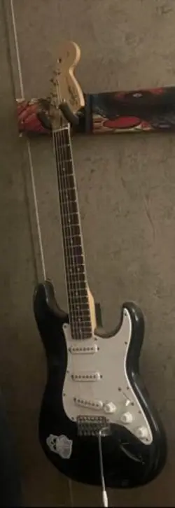 FENDER GUITAR FOR
