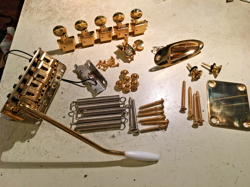 GENUINE FENDER STRAT STRATOCASTER GOLD HARDWARE TUNERS TREM BRIDGE PLATE OUTPUT