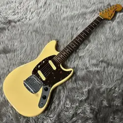 FENDER JAPAN MG69-72