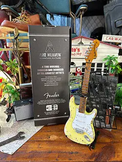 GUITAR 1/4 SCALE