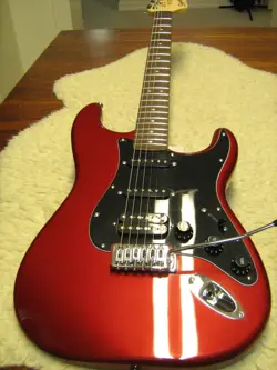APPLE RED W/FENDER
