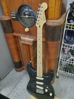 FENDER STRATOCASTER 60TH ANNIVERSARY NR RARE