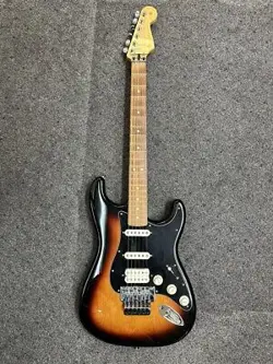 FENDER PLAYER STRATOCASTER FLOYD ROSE HSS PAU FERRO 3-COLOR SUNBURST (E14001581)