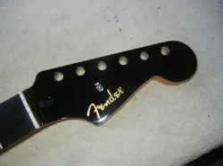 STRATOCASTE NECK