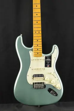 FENDER AMERICAN PROFESSIONAL II STRATOCASTER HSS MYSTIC SURF GREEN MAPLE
