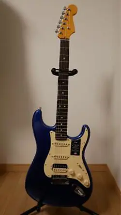 ELECTRIC GUITAR FENDER AMERICAN ULTRA STRATOCASTER BLUE COLOR