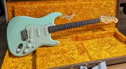FENDER CUSTOM SHOP VINTAGE CUSTOM 1959 STRATOCASTER SUPER FADED SURF GREEN