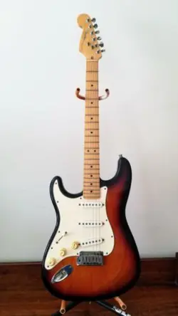 1994 FENDER STRATOCASTER USA ELECTRIC GUITAR LEFT HANDED WITH HARD CASE