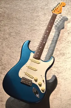 KATO STRATOCASTER PARADISE