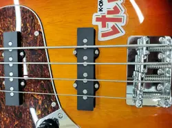 LEFTY ELECTRIC BASS