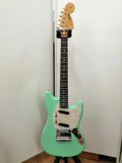 FENDER JAPAN TRADITIONAL 60S MUSTANG ELECTRIC GUITAR -