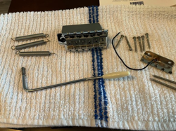 COMPLETE TREMOLO ASSEMBLY