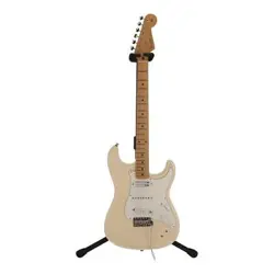 USED ELECTRIC GUITAR/STRATOCASTERFENDER