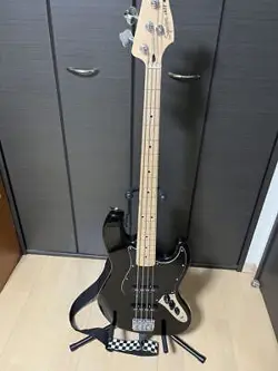 SQUIER BY FENDER JAZZ BASS BLACK