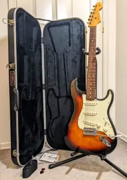 FENDER CUSTOM SHOP DESIGNED STRATOCASTER - SUNBURST - MIM - WITH HARD CASE