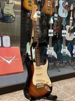 FENDER PLAYER II STRATOCASTER ROSEWOOD FINGERBOARD / 3-COLOR SUNBURST USED SAFE