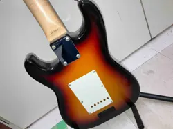 ST-CHAMP STRATOCASTER