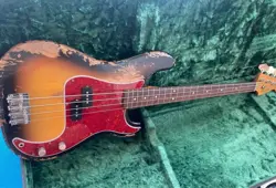 FENDER JAPAN PRECISION BASS PB62 W/HARD CASE ELECTRIC BASS FROM JAPAN