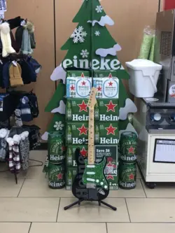 LIMITED EDITION, FENDER, STRATOCASTER ￼HEINEKEN GUITAR￼