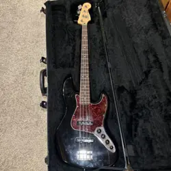 FENDER JAZZ BASS.