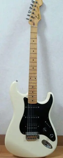 LOCKING PEG GUITAR