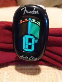 FENDER GUITAR CLIP CHROMATIC TUNER