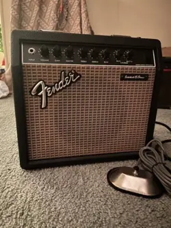 FENDER SIDEKICK 15 REVERB GUITAR AMPLIFIER WITH FOOTSWITCH